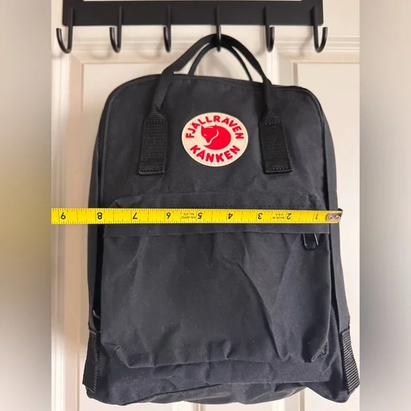 Kånken Black Backpack - Picture 5 of 7